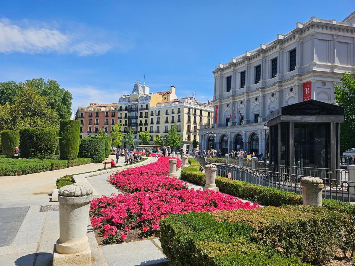 Centrica Habitacion Bed & Breakfast Madrid Eksteriør bilde